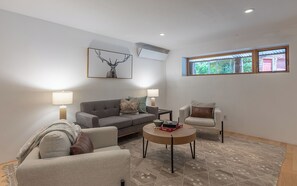 House (4 Bedrooms) | Interior - Alpine Breakwater (Alpine)