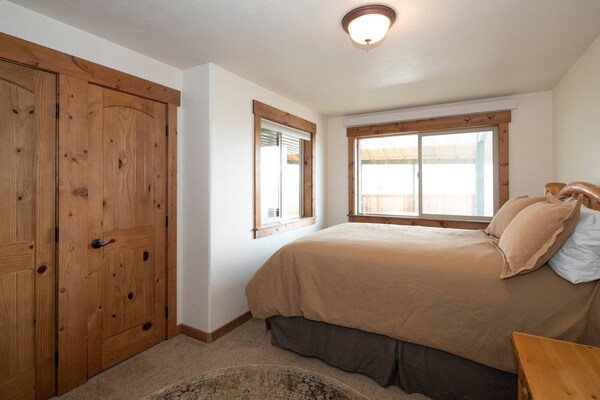 Alpine Recharge By Kabino Huge Views Hot Tub Garage Ps3 Wifi Loft - Wyoming