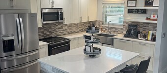 3-bedroom townhome on Lake Winona in Historic Downtown Clermont