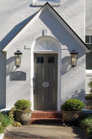 Interior - Standish House by BCA Furnished Apartments Standish House (Atlanta)