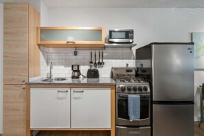 Interior - Studios On 25th by BCA Furnished Apartments Studio 18 F (Atlanta)