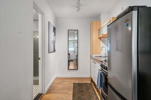 Interior - Studios On 25th by BCA Furnished Apartments Studio 18 F (Atlanta)