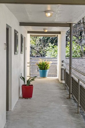 Interior - Studios On 25th by BCA Furnished Apartments Studio 05 E (Atlanta)