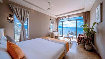 Superior Double Room | Desk, blackout curtains, soundproofing, free WiFi