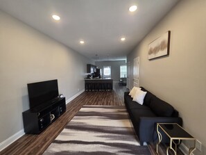 House | 2 bedrooms - Legacy Executive Retreat (Clarksville)