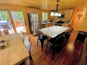 Interior - 80pvr Log Home 20min to Bretton Woods! AC, Hot Tub, Wifi, Cable, Fireplace, Fire pit (Bethlehem)