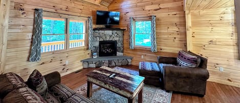 Chalet (3 Bedrooms) | Interior