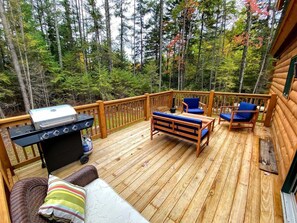 Interior - 80pvr Log Home 20min to Bretton Woods! AC, Hot Tub, Wifi, Cable, Fireplace, Fire pit (Bethlehem)