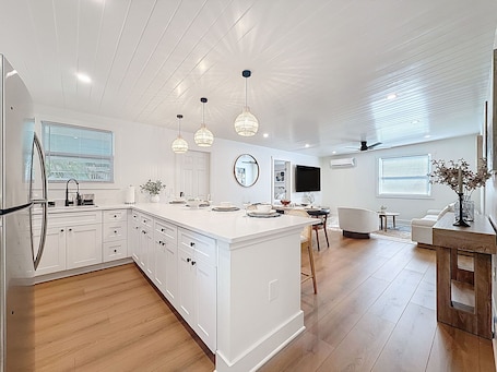 Interior. 3716 7th Ave W