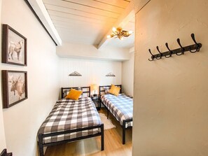 Interior - Mountain View Cabin Near Trails & Slopes (Breckenridge)