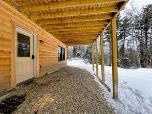 Interior - 73R 73R Brand new log Home on Quiet Side (Bethlehem)
