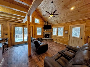 House (4 Bedrooms) | Interior - 73R 73R Brand new log Home on Quiet Side (Bethlehem)