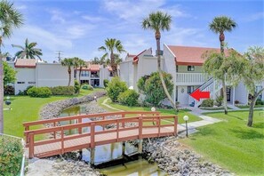 Interior - Runaway Bay (Bradenton Beach)