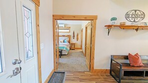 Interior - Aspen Place River Access & Ping Pong (Bend)