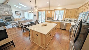 Interior - 56593 Celestial Dr (Bend)