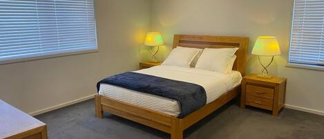 5 sovrum, strykjärn/strykbräda, gratis wi-fi och sängkläder