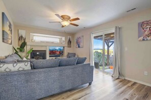 TV, fireplace - 4BR w Fireplace, Backyard, BBQ, near Peterson AFB (Colorado Springs)