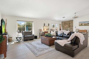 TV, offices - Modern 4BR Oasis with Pool, Huge Yard&Putting Green (Scottsdale)