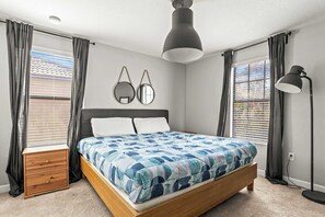 Bügeleisen/Bügelbrett, Reisekinderbett, WLAN, Bettwäsche