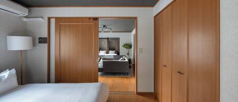 Desk, iron/ironing board, free WiFi