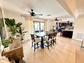 Dining - Waterfront, Pool + South Florida Vibes - Perfect! (Pompano Beach)