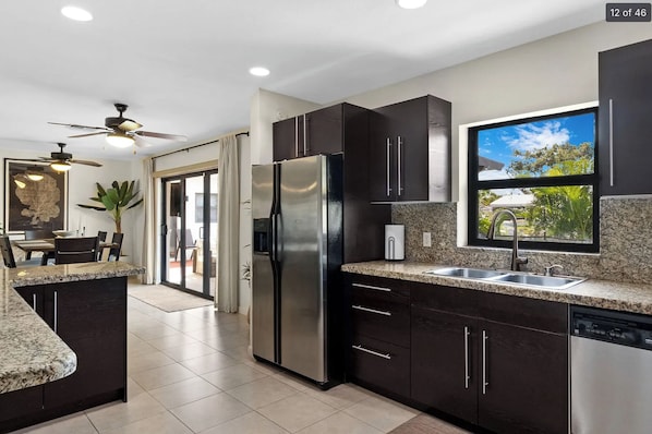 Fridge, microwave, oven, stovetop - Waterfront, Pool + South Florida Vibes - Perfect! (Pompano Beach)