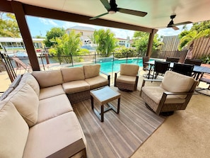 Outdoor dining - Waterfront, Pool + South Florida Vibes - Perfect! (Pompano Beach)