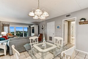 Interior - 110 Amelia By The Sea (Fernandina Beach)