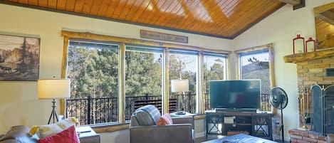 Casa (2 Bedrooms) | Interior