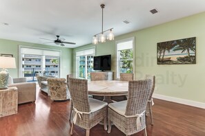 Villa (4 Bedrooms) | Interior