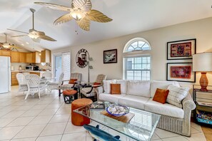 TV - 534 N Fletcher Ave #1 (Fernandina Beach)