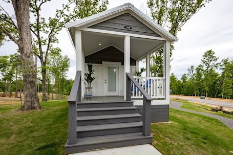 Interior. Adam & Shirley's Place 109