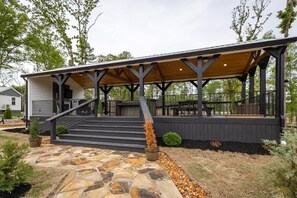 House (1 Bedroom) | Interior - Adam & Shirley's Place 109 (Dover)