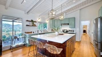 ํ์ฐ์ค (4 Bedrooms) | ๋ด๋ถ