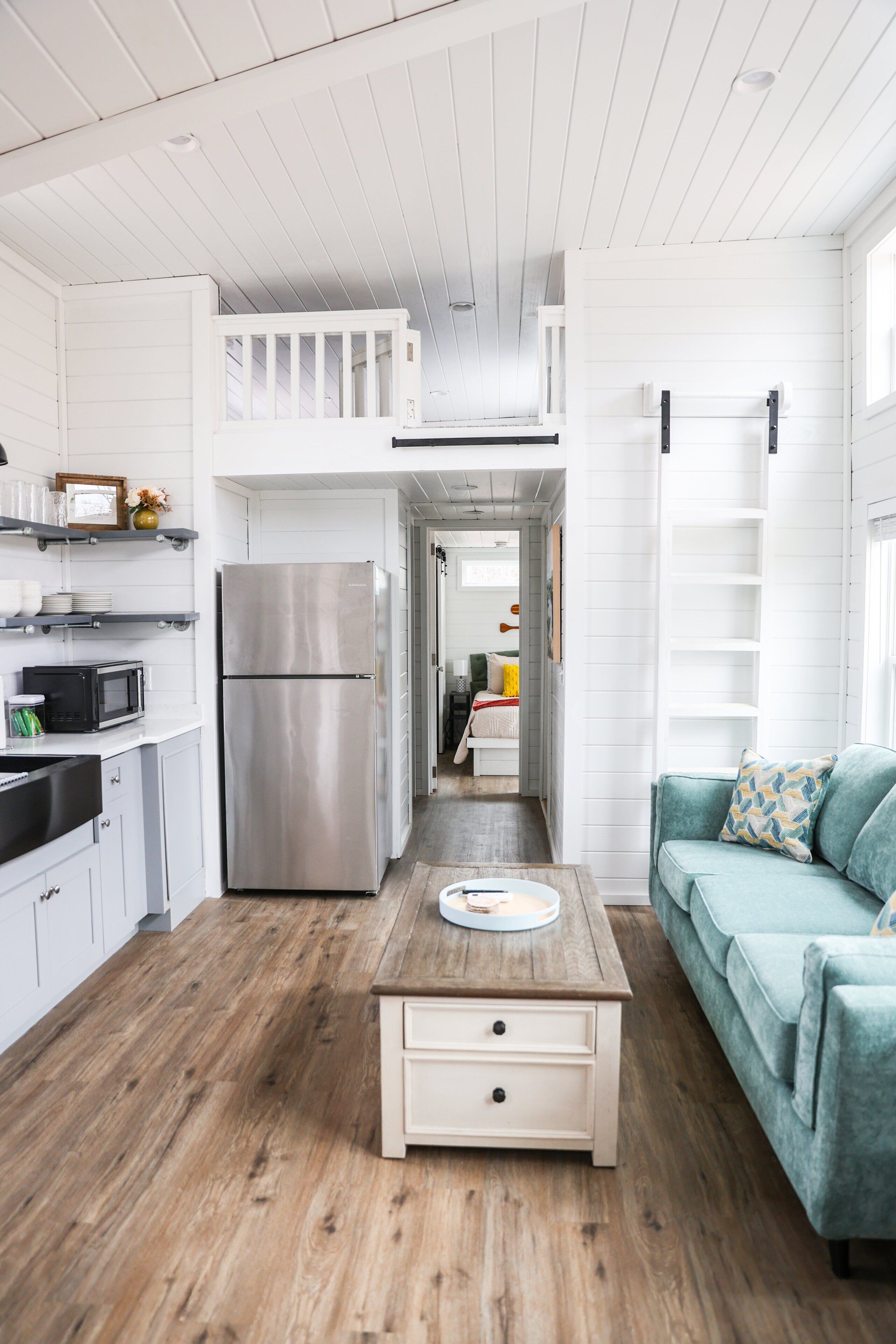 المنشأة من الداخل