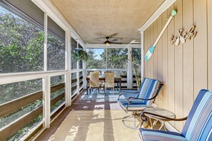 Interior - Amelia's Treehouse (Fernandina Beach)