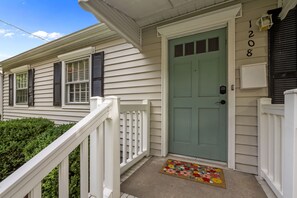 House (3 Bedrooms) | Interior - Bull City Bungalow - Walk to 9th Street Near Duke (Durham)