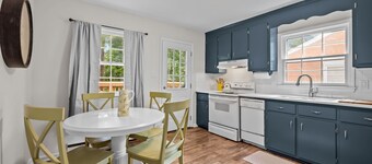 Bull City Bungalow - Walk to 9th Street Near Duke