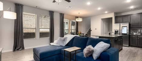 House (2 Bedrooms) | Interior
