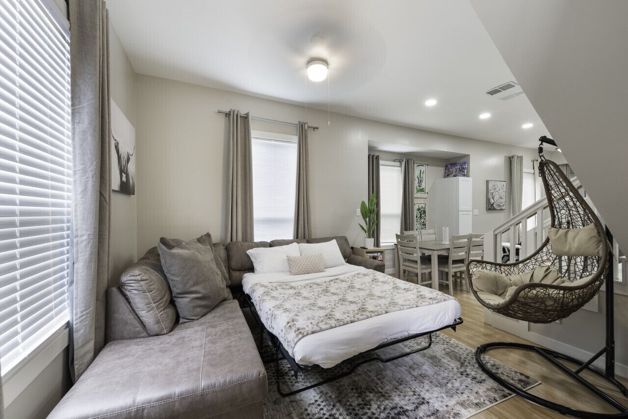 House (6 Bedrooms) | Interior