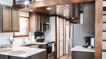 House (1 Bedroom) | Interior