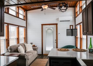 House (1 Bedroom) | Interior - Joanie's Place 120 PGL (Dover)