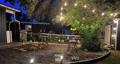 Cozy cottage in Three Hills, Alberta. Pet Friendly!