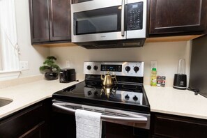 Interior - Your Cozy One Bedroom Midtown (Detroit)