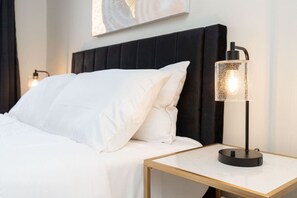 Interior - Your Cozy One Bedroom Midtown (Detroit)