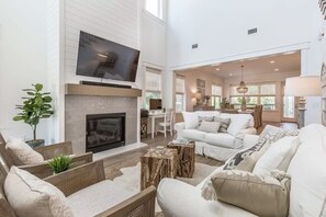 Smart TV, video games, offices - Castaway at Seagrove – Luxury NatureWalk Retreat (Santa Rosa Beach)