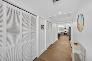 Interior - Jupiter Fun Family Heated Pool Home Fire Pit (Jupiter)