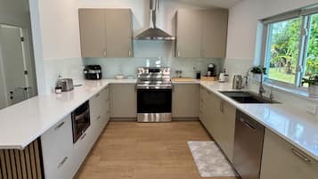 Microwave, oven, stovetop, dishwasher