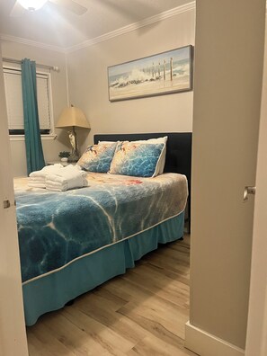 2 bedrooms, free WiFi, bed sheets, wheelchair access - Oceanfront Villa-Beachfront Heated Pool-Walk to Coligny Plaza-South Forest Beach (Hilton Head Island)