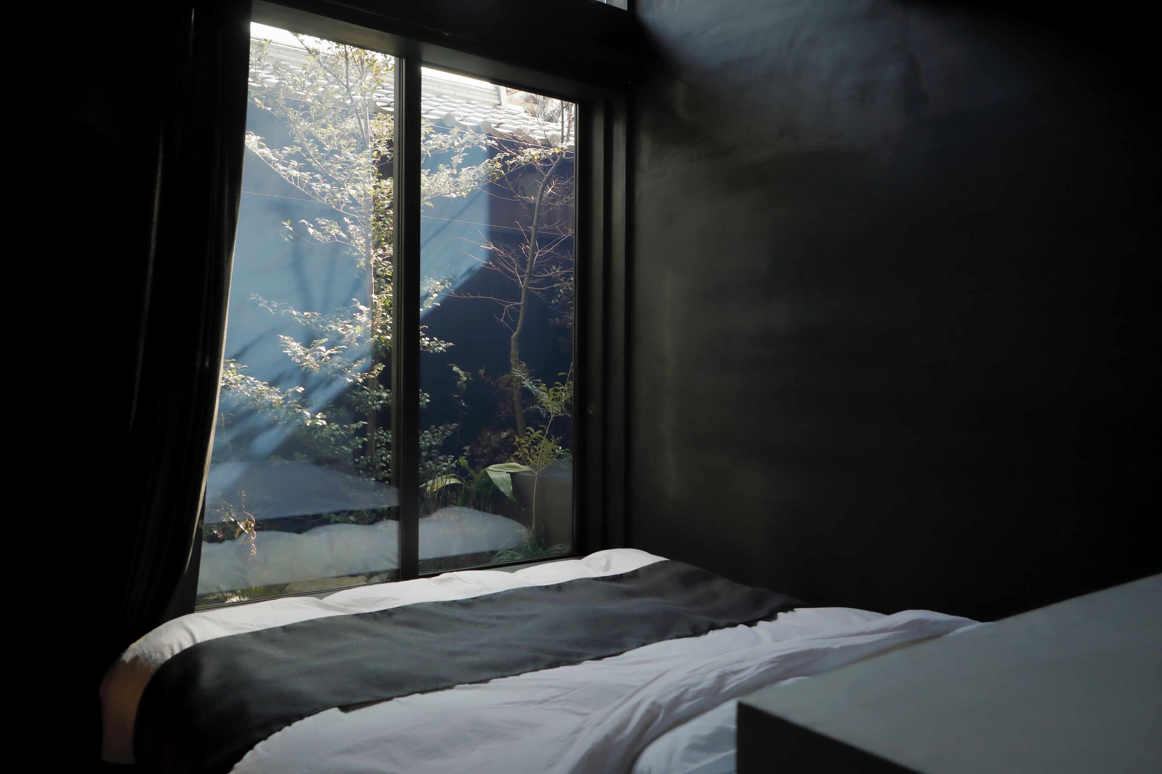 In-room safe, iron/ironing board, WiFi (free), bed sheets